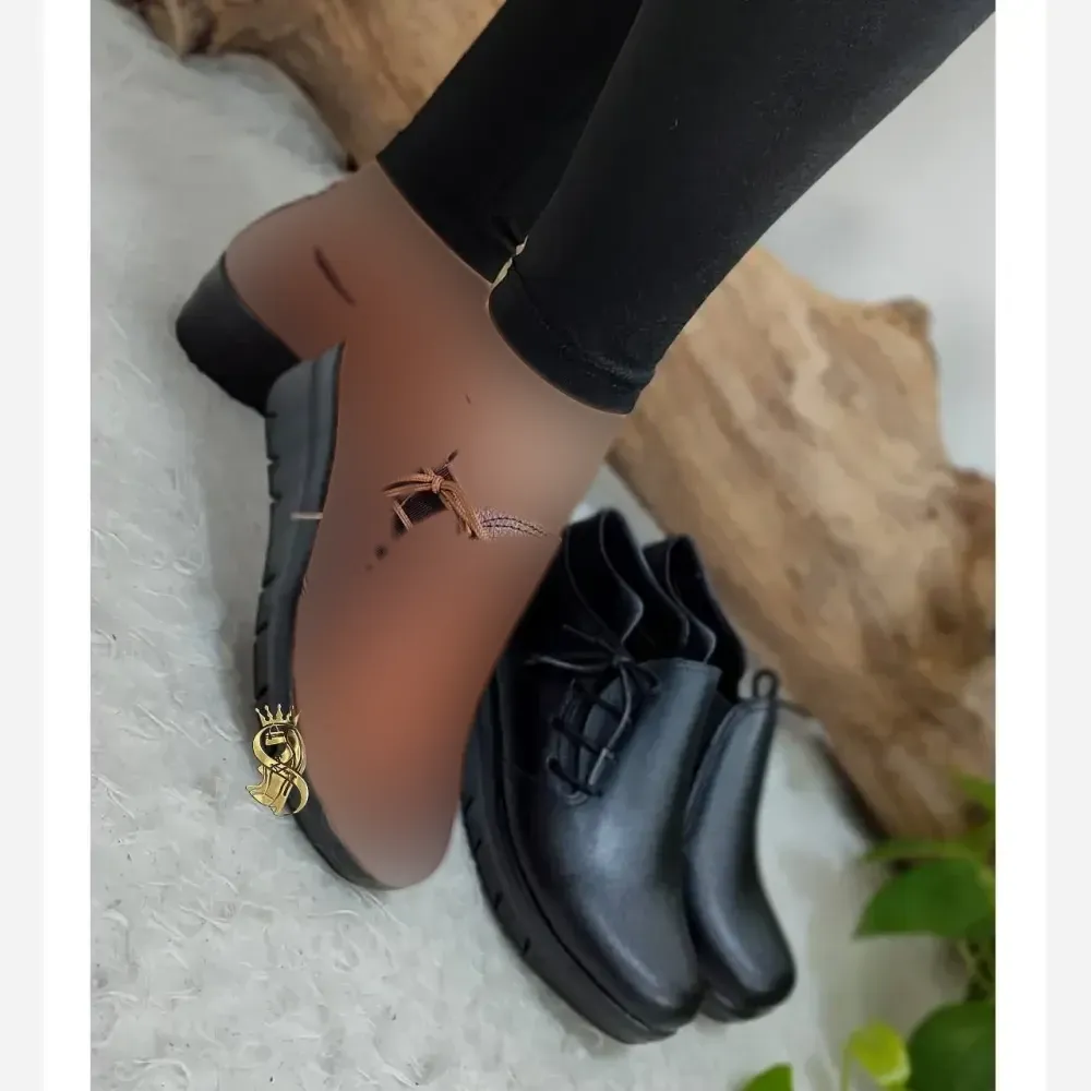 کفش طبی زنانه چرم لژدار مدل بغل بندی رنگ مشکی و عسلی