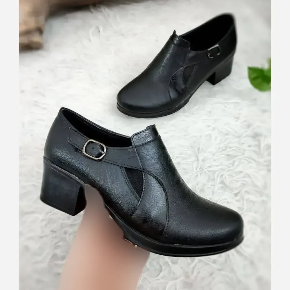 کفش طبی اداری زنانه چرم مشکی پاشنه 5 سانت مدل حلما