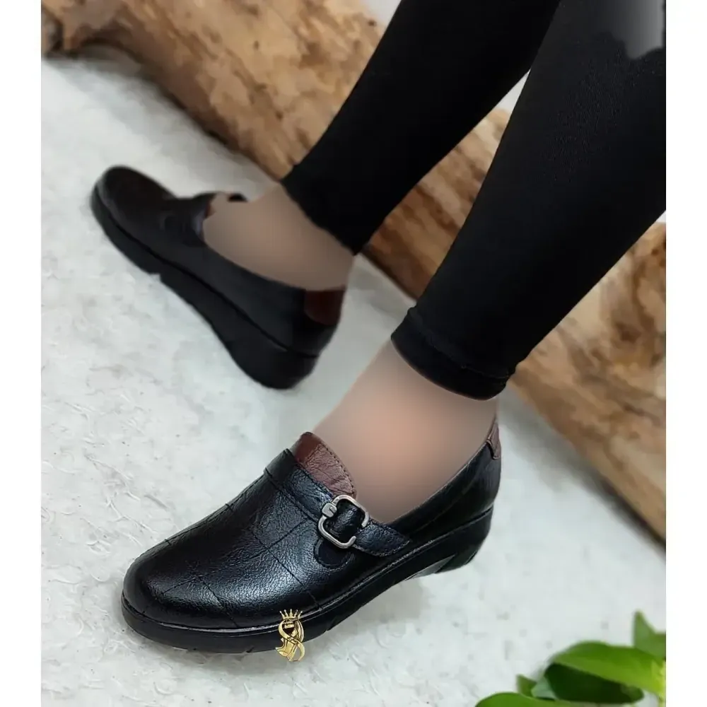 کفش طبی زنانه چرم مشکی مدل دکتر سگک دار