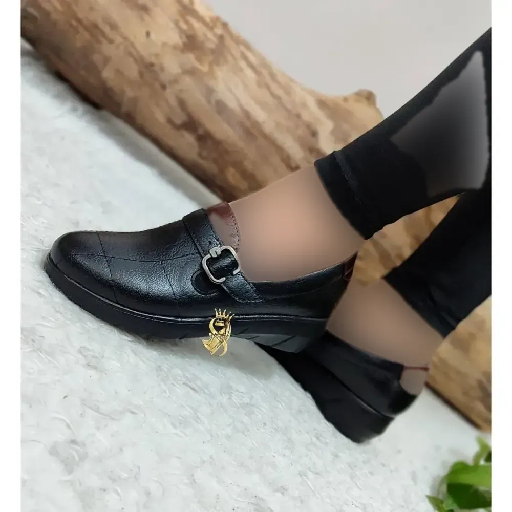 کفش طبی زنانه چرم مشکی مدل دکتر سگک دار