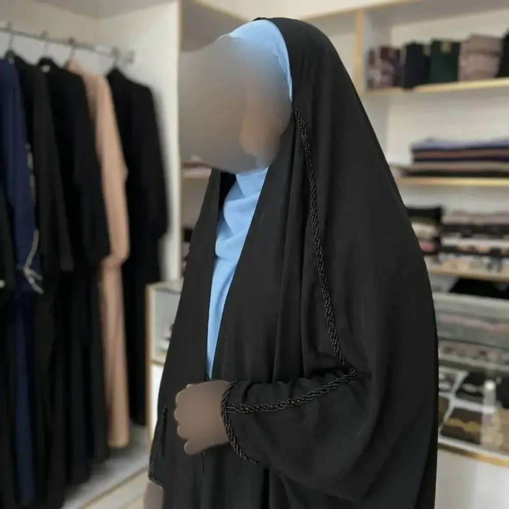 چادر جده منجوق دولاین جنس کرپ حریرالاسود رنگ مشکی