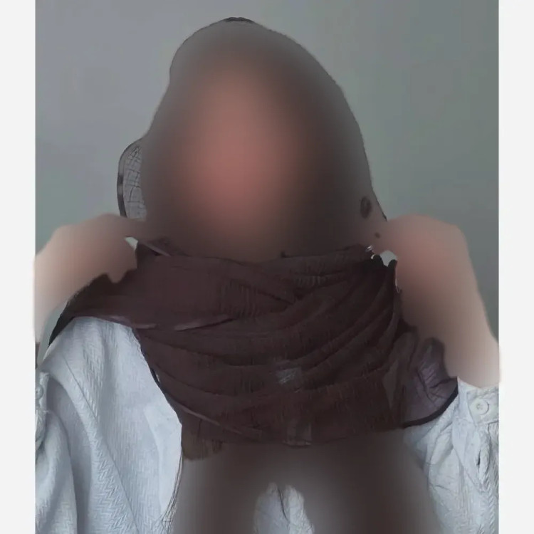 شال پلیسه زنانه تور ریزبفت دور نوار دوزی شده مشکی سرمه ای شکلاتی تیره