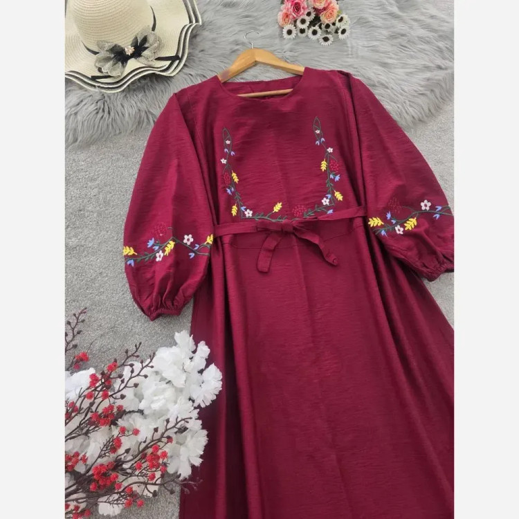 کفتان زنانه گلدوزی گلبرگ جنس بابوس فری سایز رنگ کرم نسکافه ای سبزسدری زرشکی