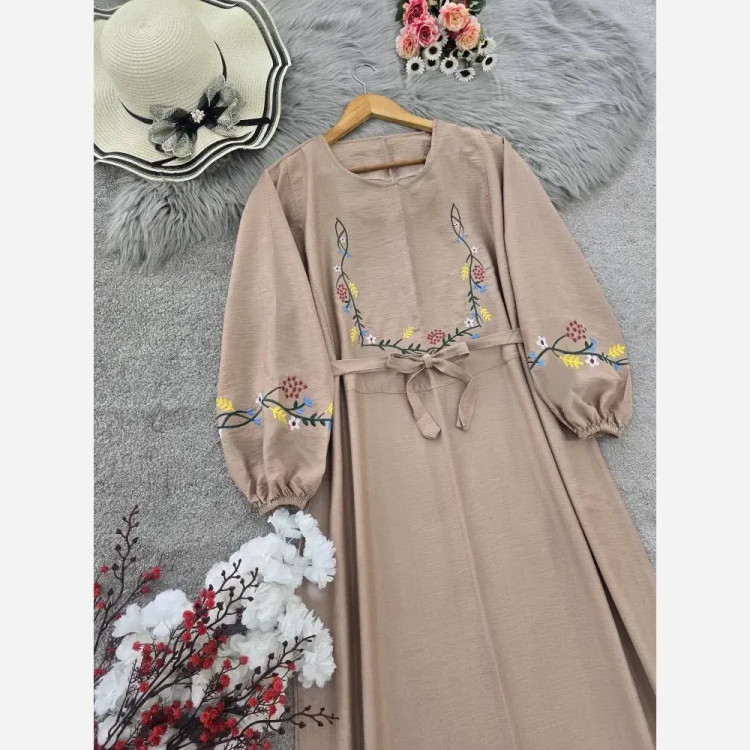 کفتان زنانه گلدوزی گلبرگ جنس بابوس فری سایز رنگ کرم نسکافه ای سبزسدری زرشکی