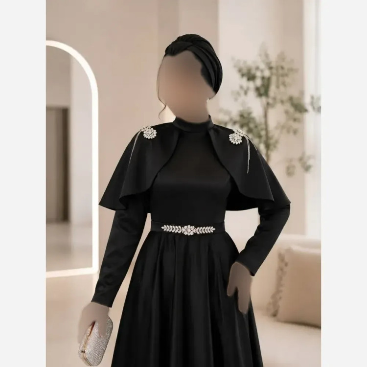 عبای مجلسی مشکی جنس مازاراتی با خرجکار سنگی دوخت شده قد 160