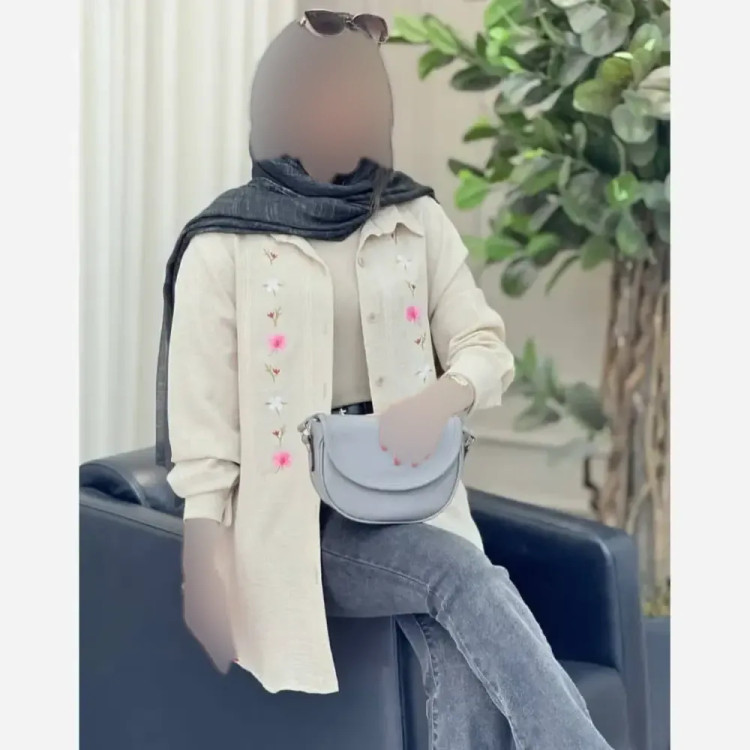 شومیز گلدوزی شبدر جنس شانتون رنگ کرم