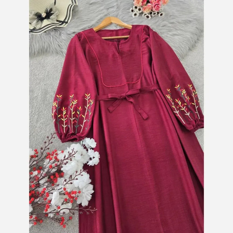 کفتان کلدوزی نرگسی جنس بابوس فری سایز رنگ نسکافه ای و زرشکی