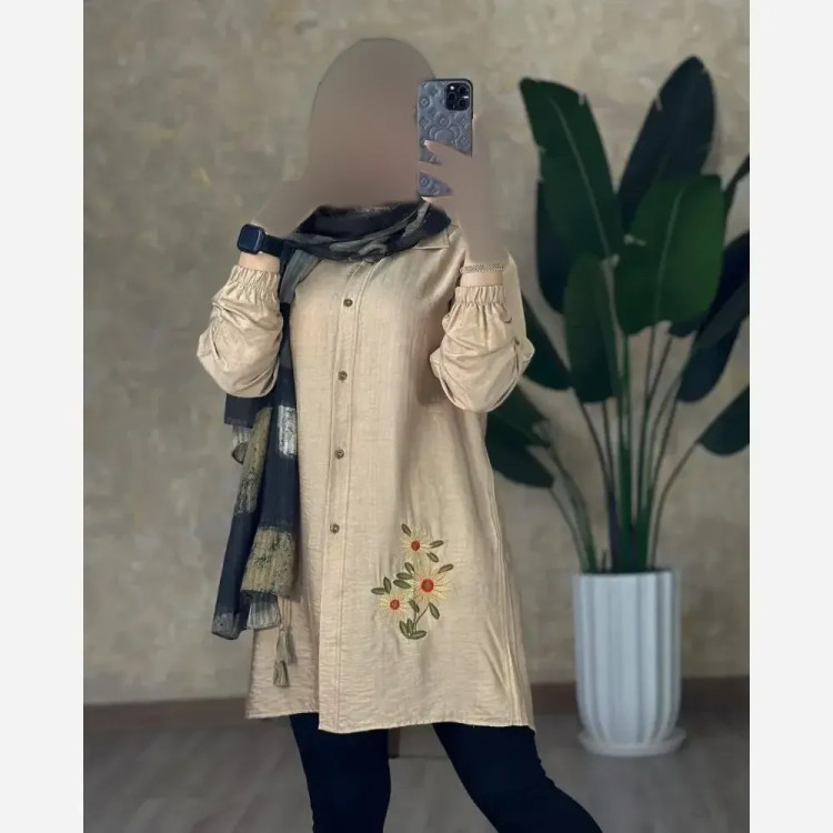 شومیز مانتویی سه گل بابونه شانتون گلدوزی شده کرم نسکافه ای سبزسدری سایز یک دو