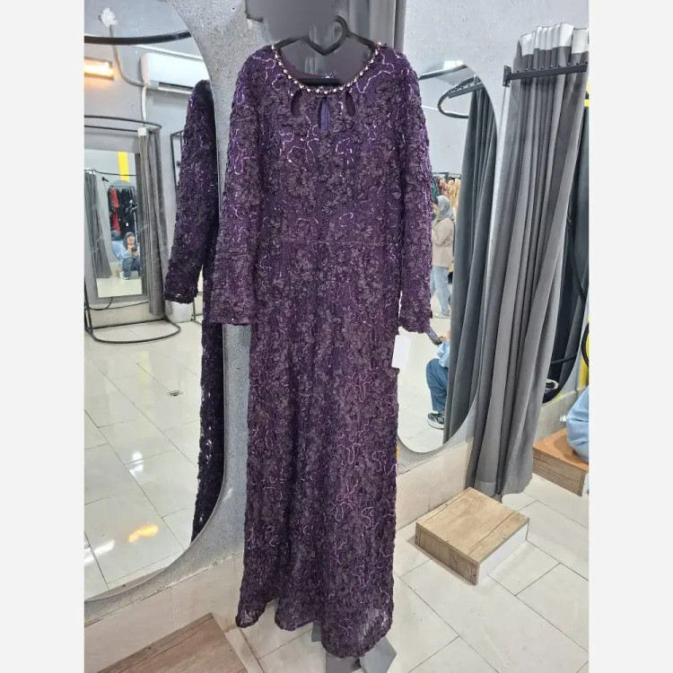 لباس مجلسی زنانه دانتل برتلی سنگدوزی کاپدار رنگ بادمجونی سایز 1 و 2 و 4