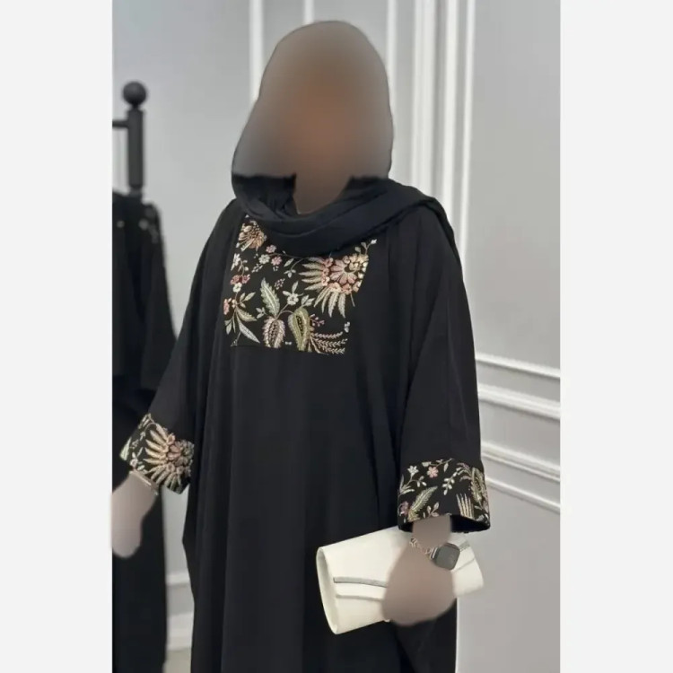 عبای زنانه آریادخت جنس الیزه با خرجکار سوزن دوزی رنگ مشکی سایز فری 38 تا 52