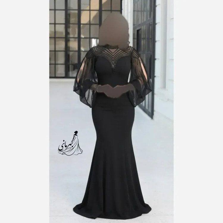 ماکسی شیک کرپ دالقیچ دیزاین شده با سنگ کریستال و کاپ دار