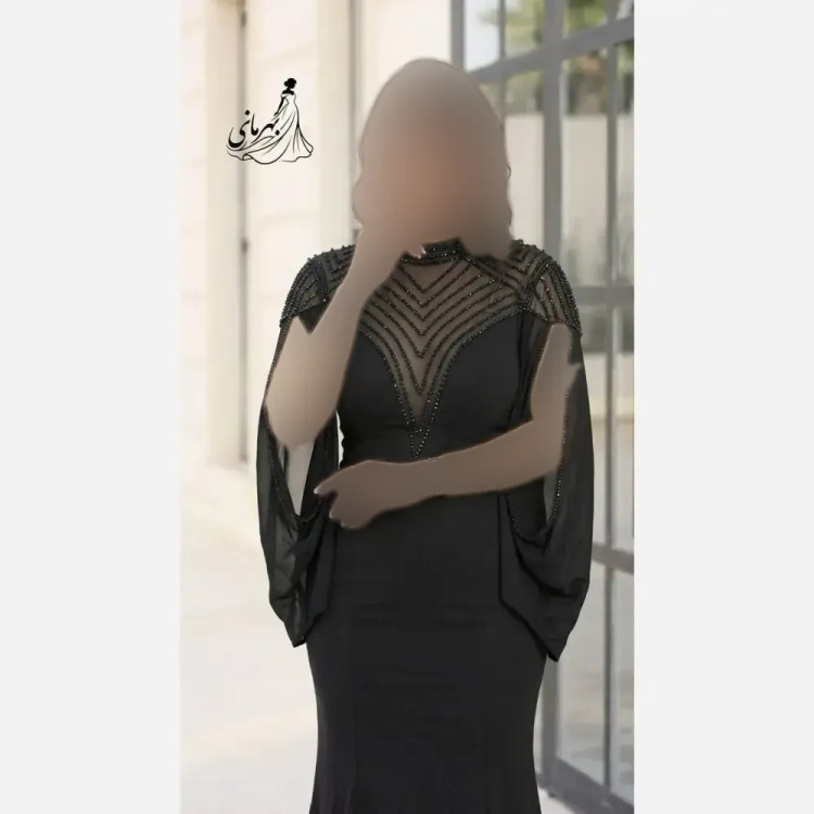 ماکسی شیک کرپ دالقیچ دیزاین شده با سنگ کریستال و کاپ دار