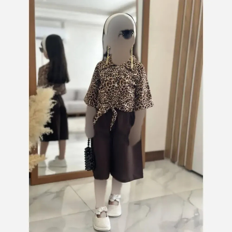 ست شومیز بوگاتی و شلوارک لنین مدل فرنوش