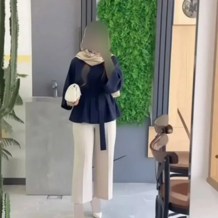 ست مانتو و شلوار زنانه جنس سوپرمازراتی درجه یک فری سایز 38 تا 46 دوخت مزونی