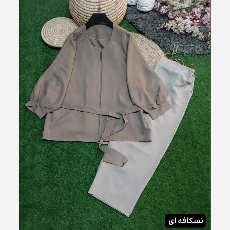 ست مانتو و شلوار زنانه جنس سوپرمازراتی درجه یک فری سایز 38 تا 46 دوخت مزونی