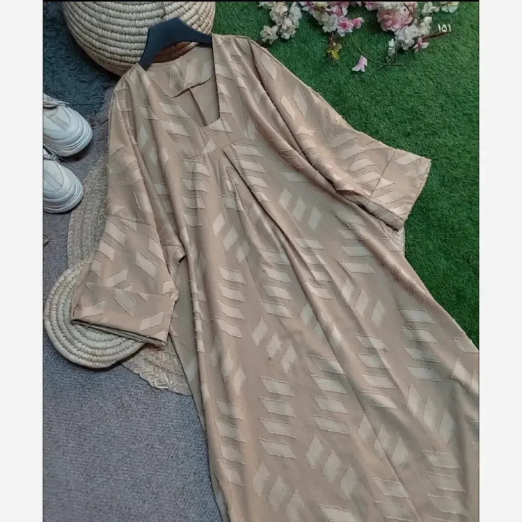کفتان آویژه زنانه جنس کسمه اعلا در رنگبندی مشکی، شتری، کرم روشن، سبز بنتون سایز 38 تا 46 فری قد 135 دورسینه کیمینو