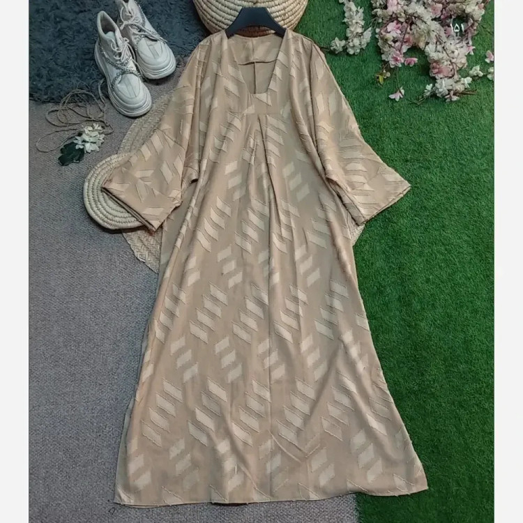 کفتان آویژه زنانه جنس کسمه اعلا در رنگبندی مشکی، شتری، کرم روشن، سبز بنتون سایز 38 تا 46 فری قد 135 دورسینه کیمینو