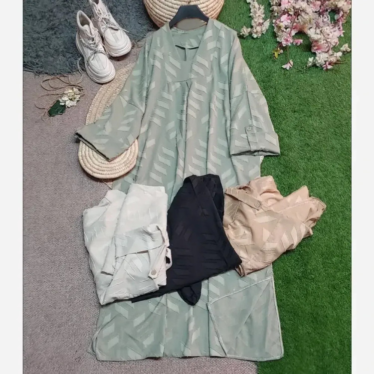 کفتان آویژه زنانه جنس کسمه اعلا در رنگبندی مشکی، شتری، کرم روشن، سبز بنتون سایز 38 تا 46 فری قد 135 دورسینه کیمینو