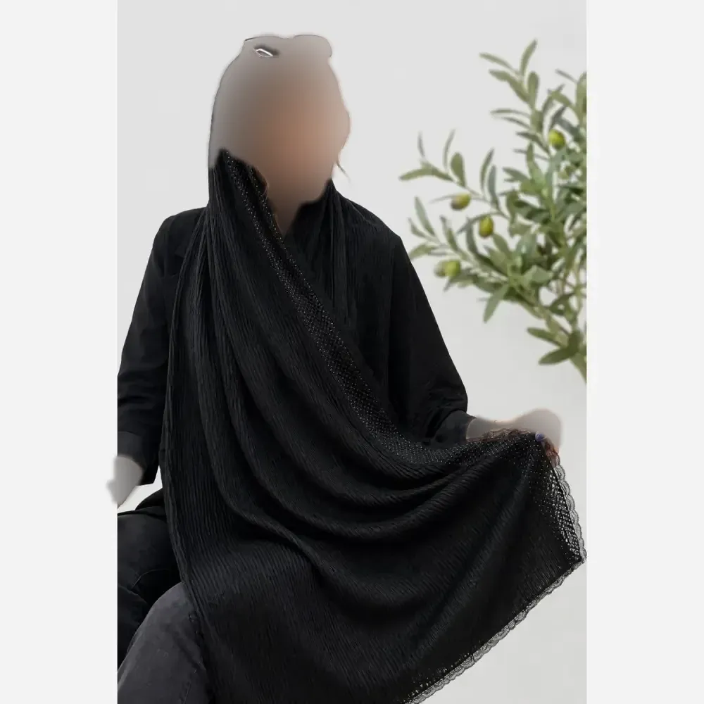 شال مجلسی مشکی برشکا لب دانتل و نگین کوبی طرح مزونی ابعاد 180 در 70