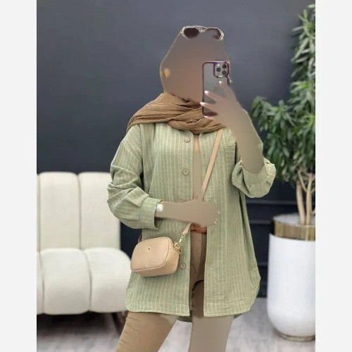 شومیز مانتویی زنانه جنس شانتون راه راه دیپلمات رنگ کرم و آبی فری سایز