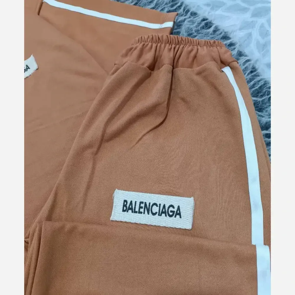 ست تیشرت شلوار تابستونی طرح BALENCIAGA جنس گلکسی فری سایز