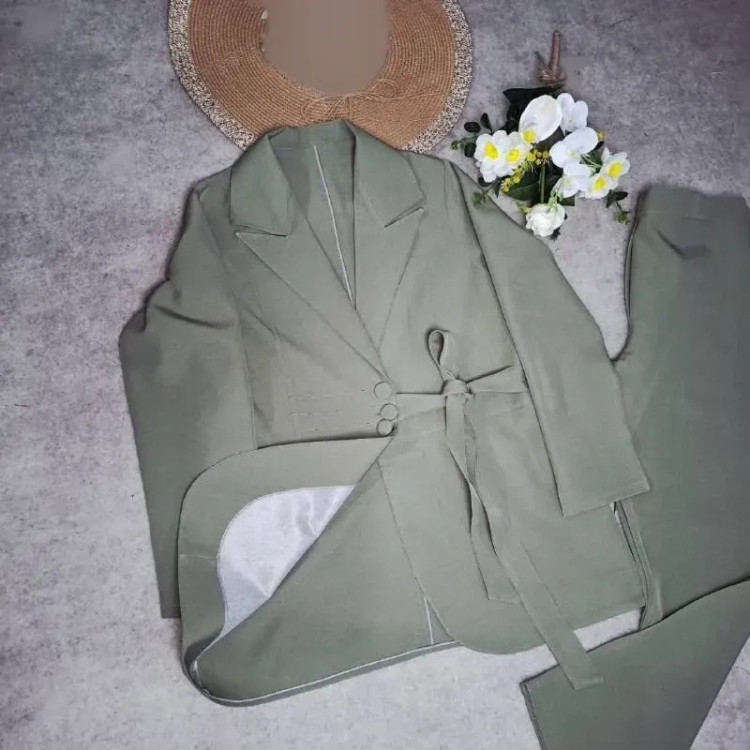 کت و شلوار زنانه مدل نسترن جنس مازراتی رنگ بندی متنوع سایز 1 و 2