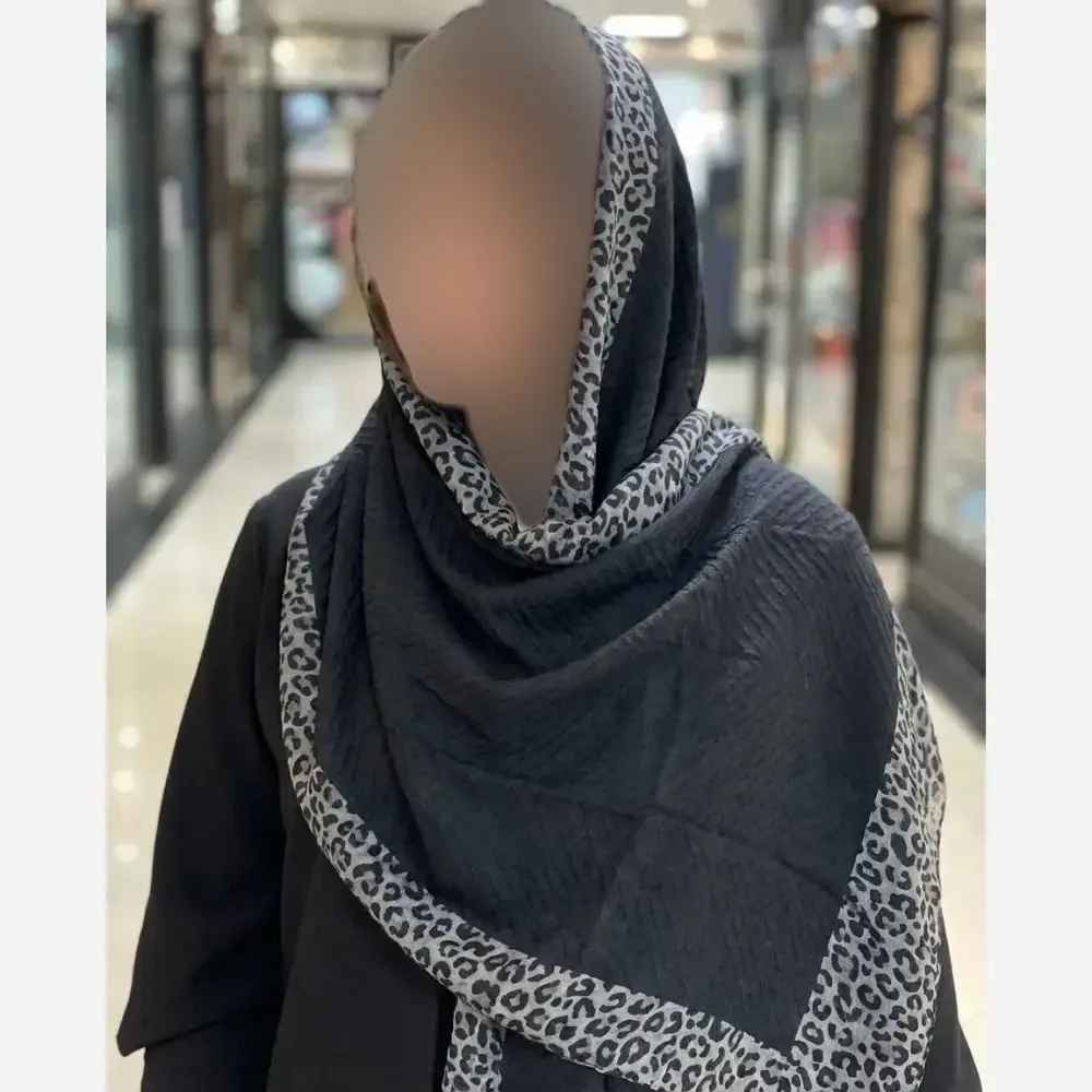 شال پلنگی مشکی پلیسه ریز مجلسی سایز 180 در 70 سانت