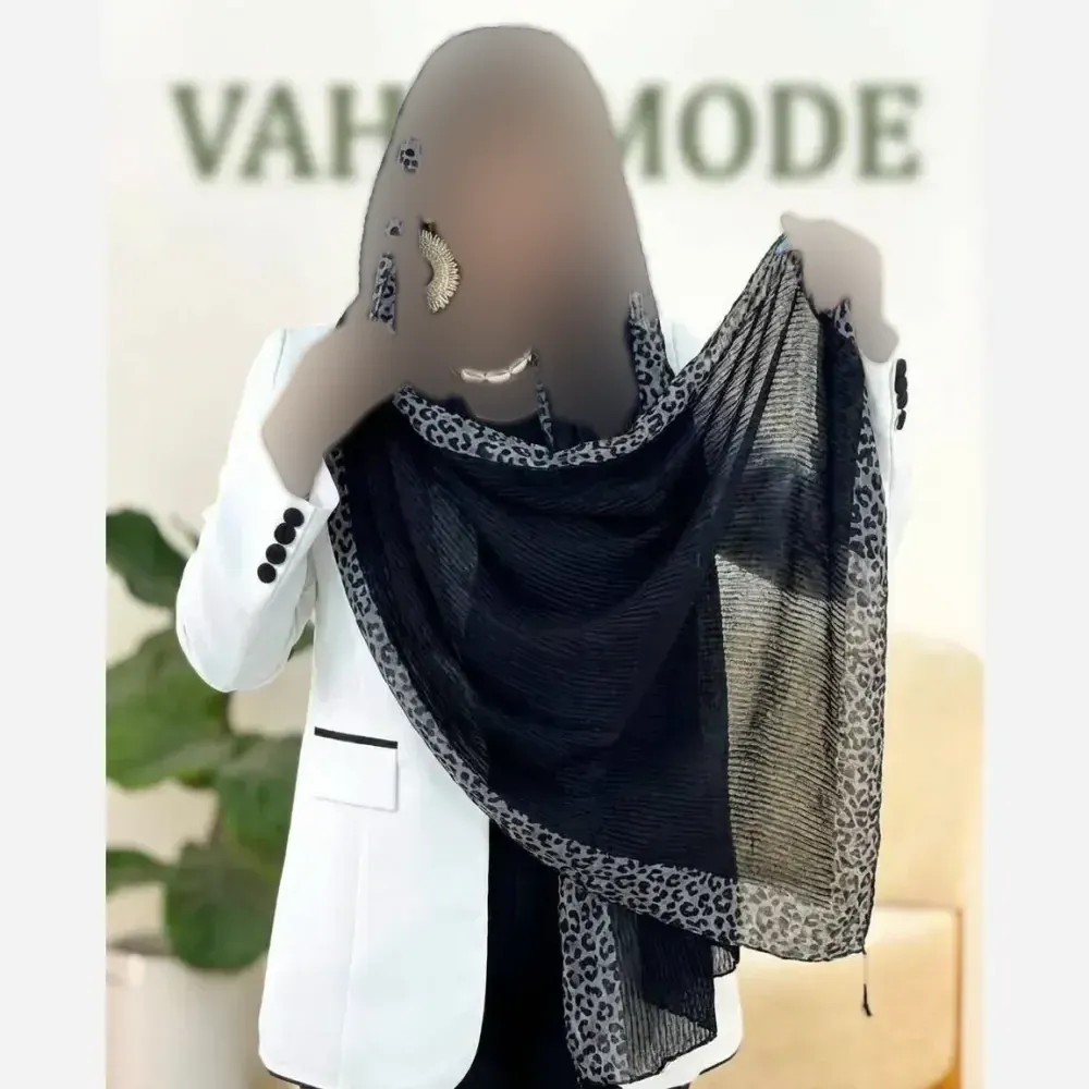 شال پلنگی مشکی پلیسه ریز مجلسی سایز 180 در 70 سانت