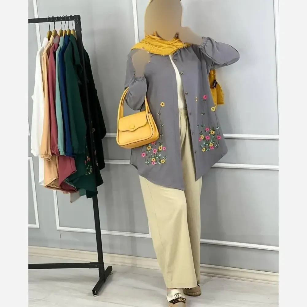 شومیز مانتویی ساناز گلدوزی شده جنس شانتون قد بلند زنانه در رنگبندی کرم، طوسی، سبز سدری سایز یک و دو