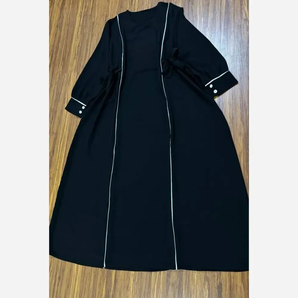 مانتو عبایی سالومه الیزه درجه یک مشکی فری سایز 38-54 بنددار