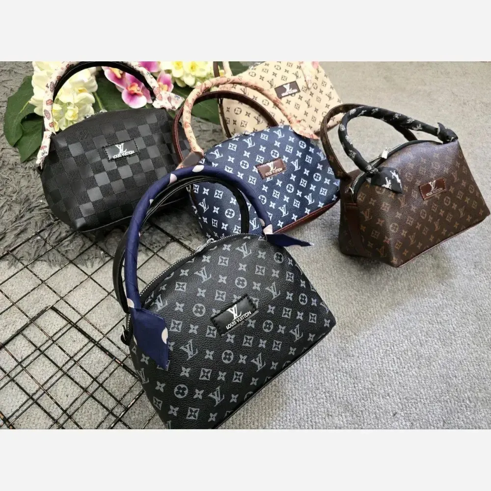 کیف مژگان چرمی با کیفیت بند بلند مدل جادار