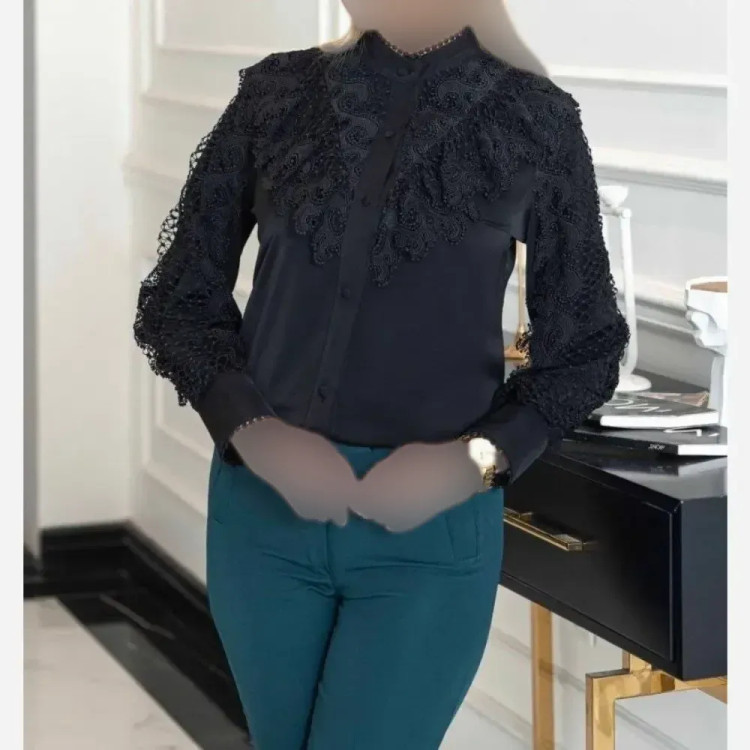 شومیز مجلسی زنانه جنس الیزه مصری با خرج کار گیپور ترک سایز 1 تا 3