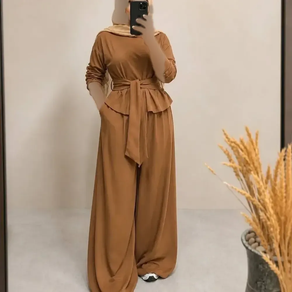 ست شلوار و پیراهن زنانه مدل برکه جنس مازراتی در رنگ بندی مشکی، نسکافه ای، قهوه ای، سورمه ای، موشی و سایز بندی 1 و 2
