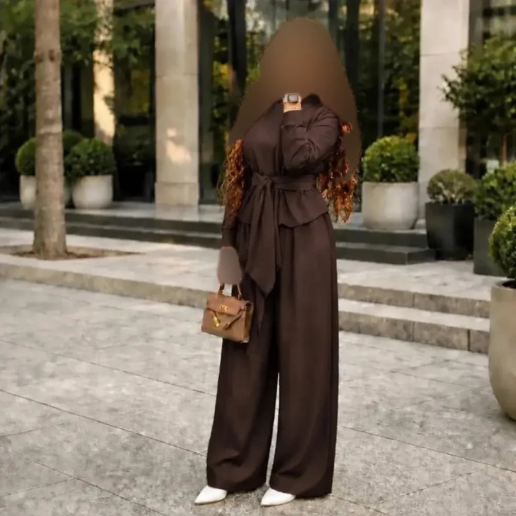 ست شلوار و پیراهن زنانه مدل برکه جنس مازراتی در رنگ بندی مشکی، نسکافه ای، قهوه ای، سورمه ای، موشی و سایز بندی 1 و 2