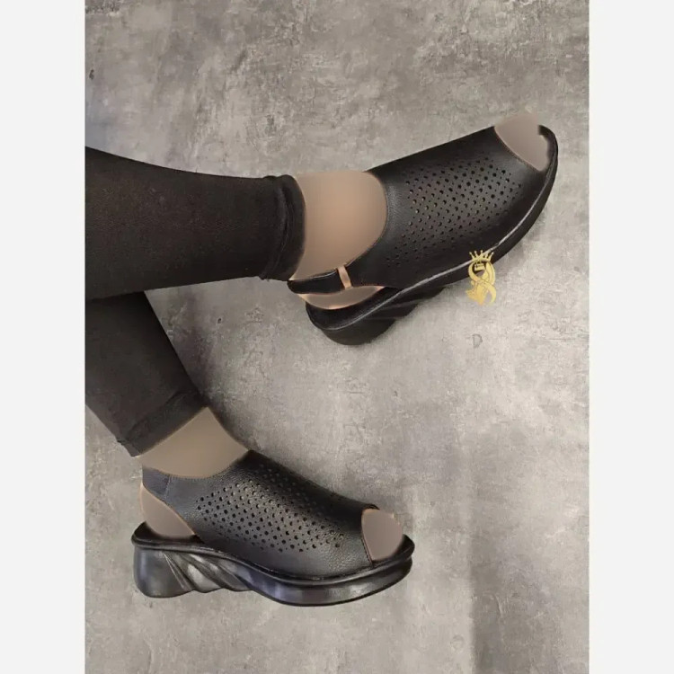 صندل طبی زنانه مدل صنم رویه چرم صنعتی مشکی سایزبندی 37 تا 40