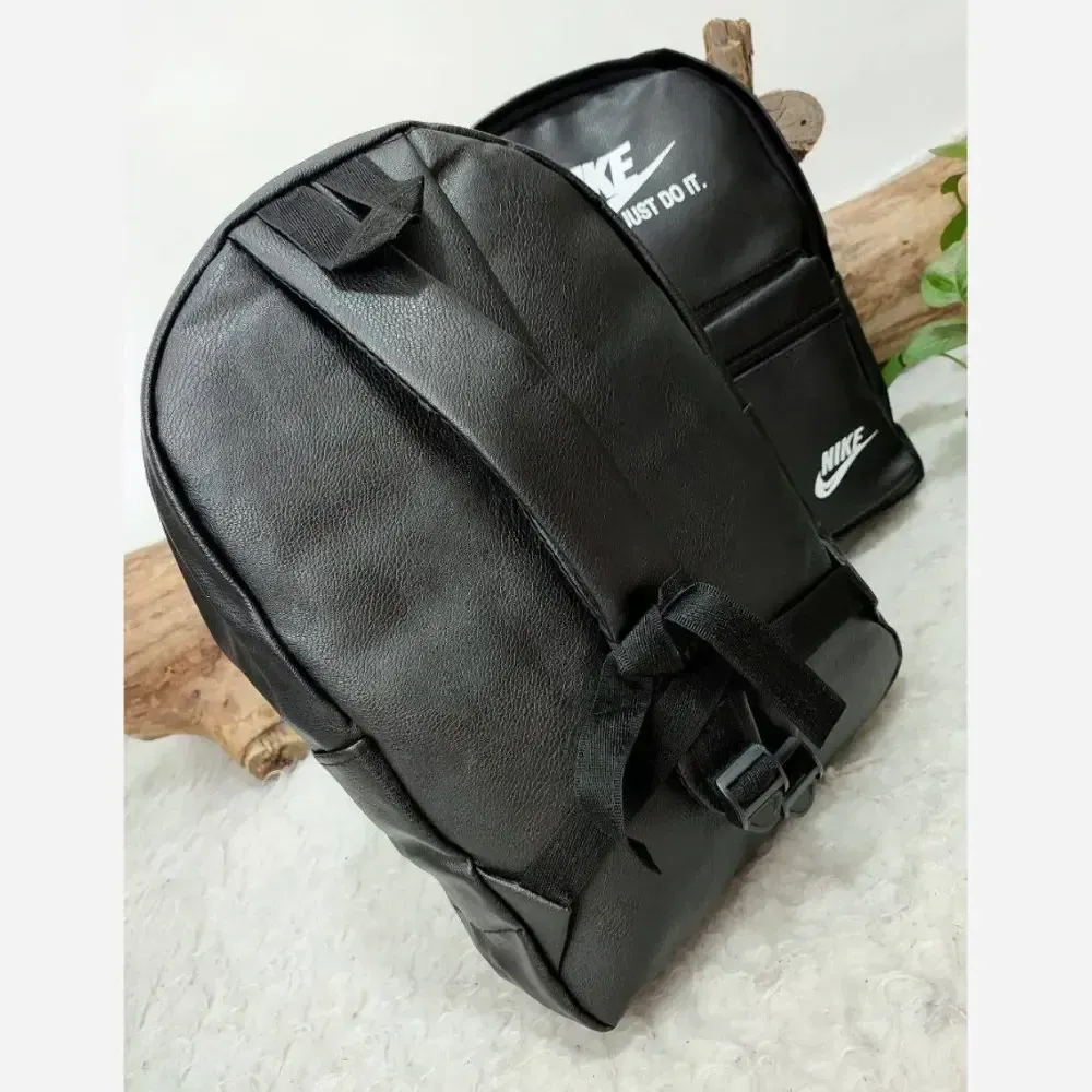 کوله پشتی چرمی مدل نیاز ابعاد 30*41 بزرگ و جادار جنس چرم صنعتی درجه یک استر ساتن خارجی