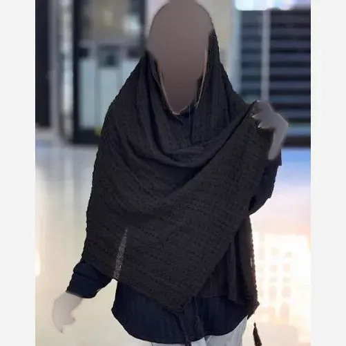 شال پفکی پلیسه مشکی سبک و راحت منگوله چوبی 165*65