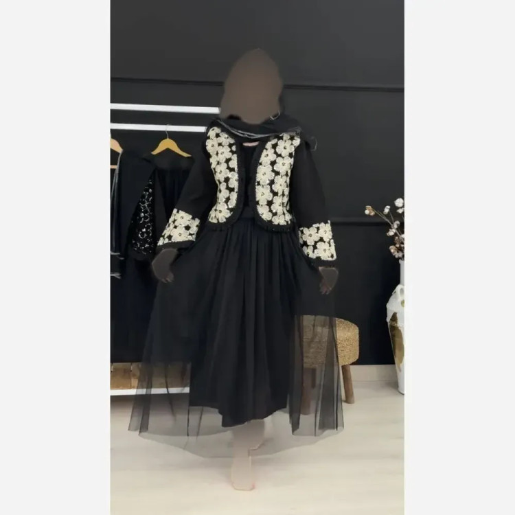 ست سه تیکه کت و دامن و شال مدل روناک جنس مازراتی خرجکار هندی و تور فری سایز