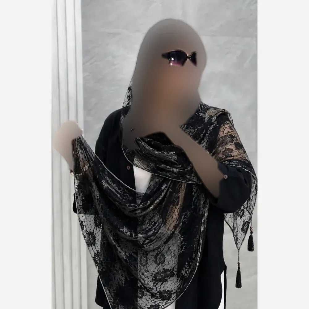 شال دانتل مجلسی مشکی فول نگین دور لمه نقره ای سایز فری