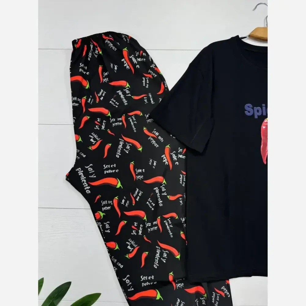 ست تیشرت نخ پنبه و شلوار بوگاتی مدل pepper رنگ مشکی و سفید سایز فری 38 تا 48