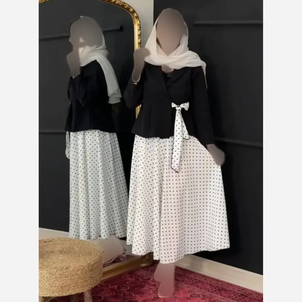 کت و دامن مجلسی ژابیز جنس کت مازراتی و دامن بوگاتی رنگ مشکی و سفید فری سایز 38 تا 44