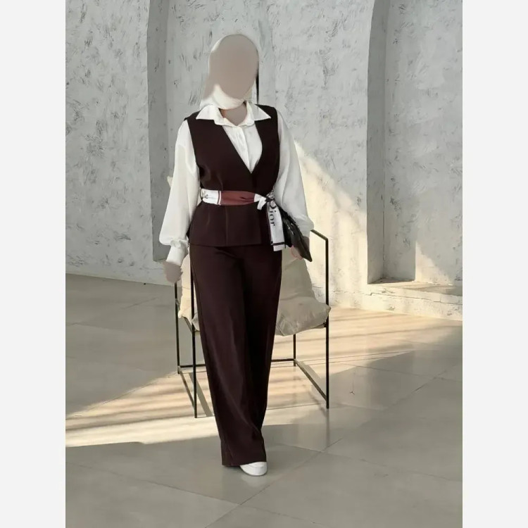 سه تیکه زنانه ملنا جنس بزیاق و کجراه سایز 38 تا 46 رنگ مشکی سرمه ای قهوه ای سوخته