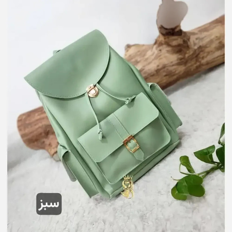 کوله پشتی اسپرت چرمی مدل قفل ابعاد 37 در 28 جنس چرم صنعتی درجه یک