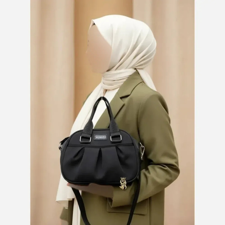 کیف اسپرت دوشی مدل شاپرک جنس نانسی ابعاد 25 در 22 سانتی متر