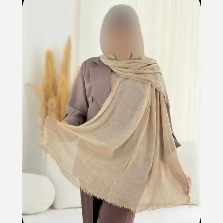 شال دور ریش پلیسه لمه دار رنگ نسکافه ای سایز آزاد
