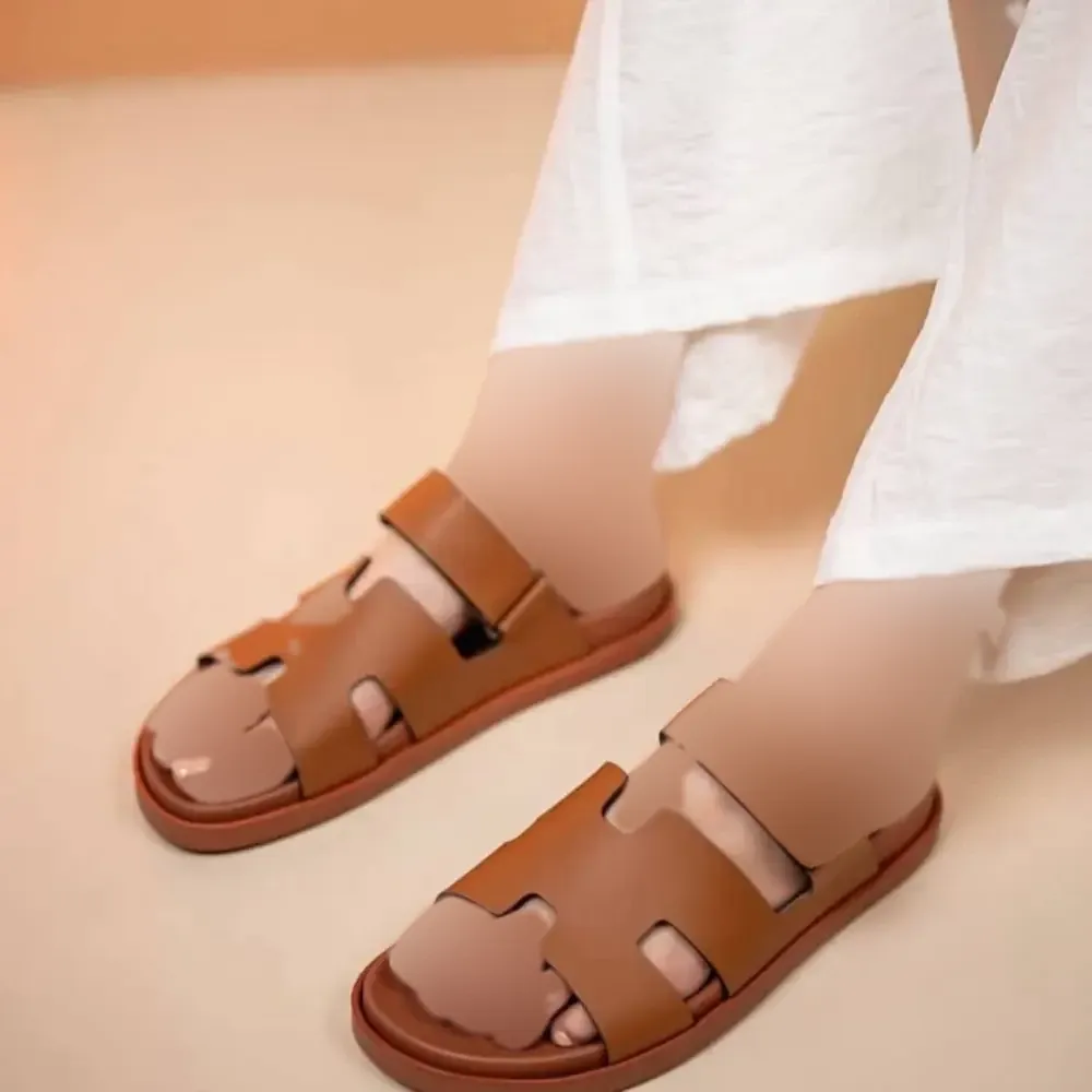 صندل زنانه چرم صنعتی خارجی مدل H رنگ مشکی و عسلی