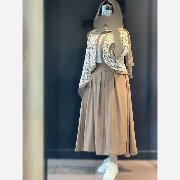 شومیز دامن چین چیلا جنس کراش آیوا و گیپور رنگ طوسی و نسکافه ای