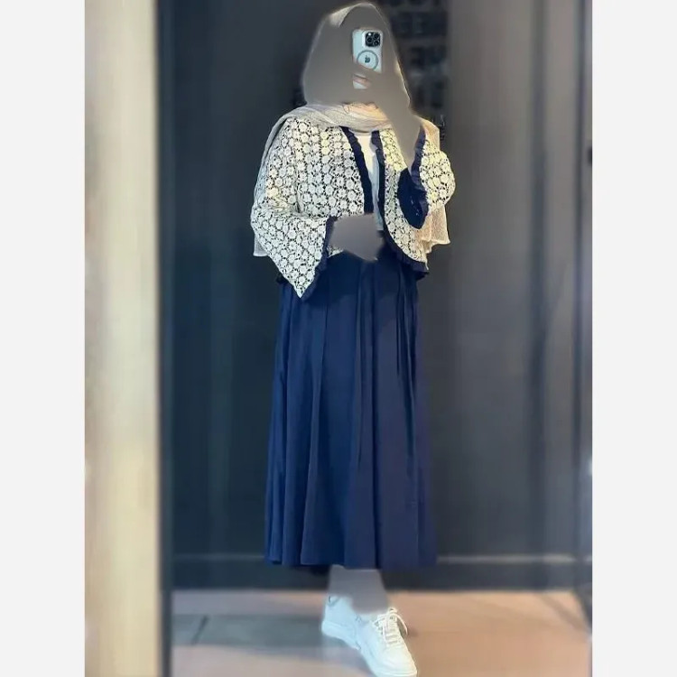 شومیز دامن چین چیلا جنس کراش آیوا و گیپور رنگ طوسی و نسکافه ای