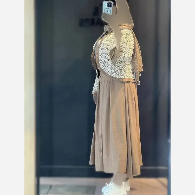 شومیز دامن چین چیلا جنس کراش آیوا و گیپور رنگ طوسی و نسکافه ای