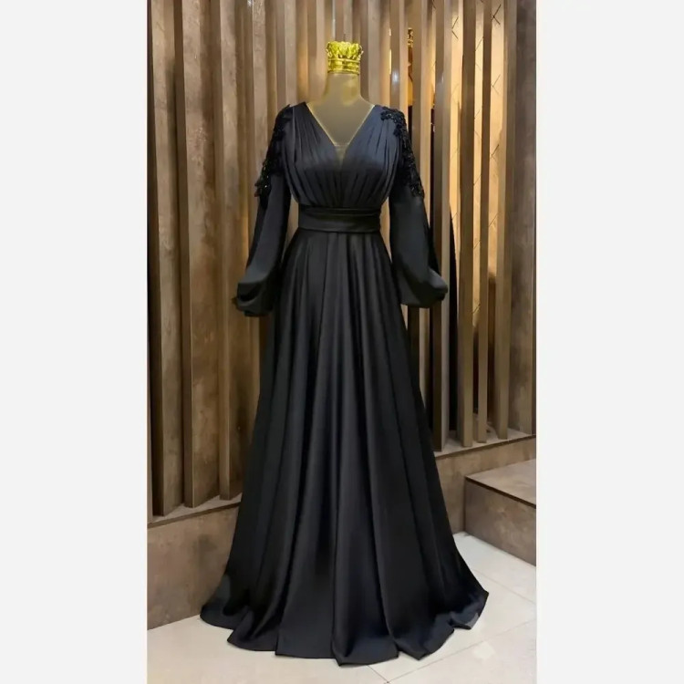 پیراهن مشکی زنانه ساتن آمریکایی و خرجکار گل برجسته سایز 38 تا 48